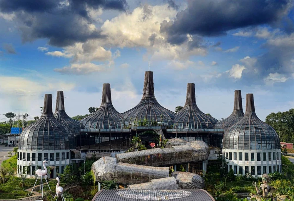 Tempat Wisata di Semarang - Dusun Semilir Eco Park Semarang