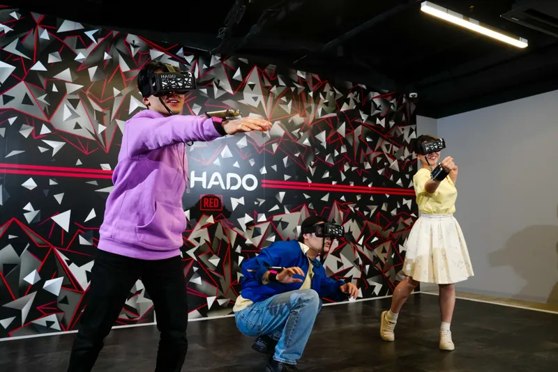 RED° TOKYO TOWER　3人組がVRに挑戦