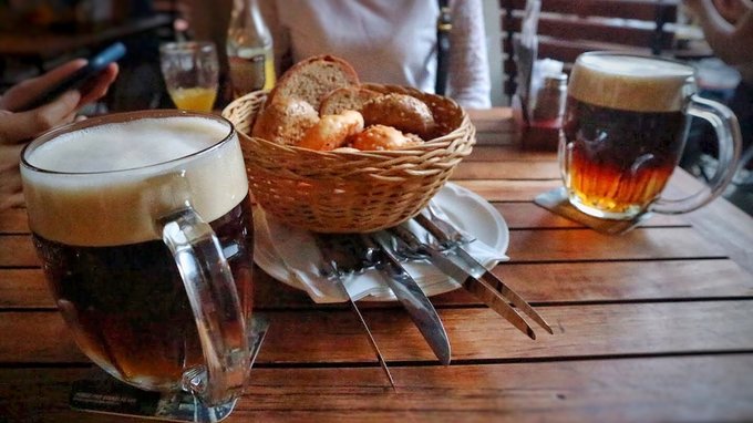 到捷克一定要品嘗這一味,淡、喝啤酒各半,喝起來香甜不膩。 Photographer | Serina Su