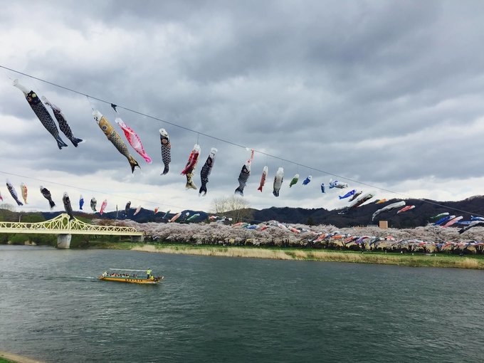 準備迎接黃金週到來的鯉魚旗。 Photographer | Zach Huang