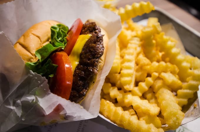 ร้านเบอร์เกอร์ Shake Shack