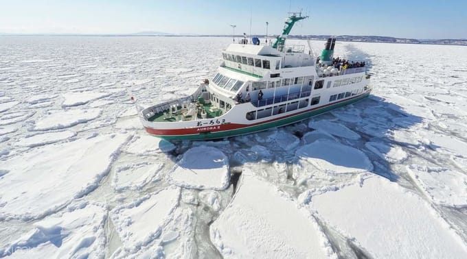 Icebreaker-from-Abashiri-boat-trip