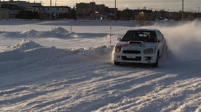 แข่งรถบนถนนหิมะในซัปโปโร