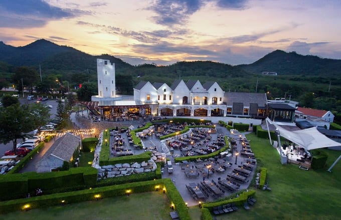 Midwinter Green 城堡餐廳 來源：粉絲專頁