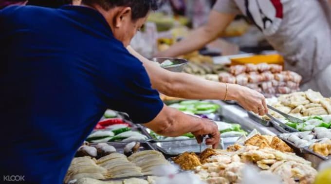 在專業的嚮導帶領下，漫步於唐人街體驗當地人的生活