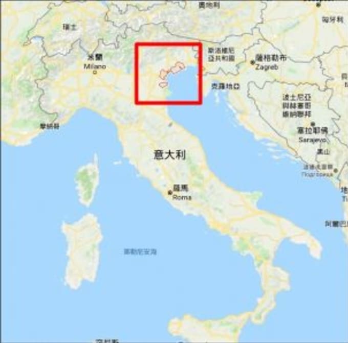 威尼斯位於義大利東北部，是著名的觀光及工業大城。