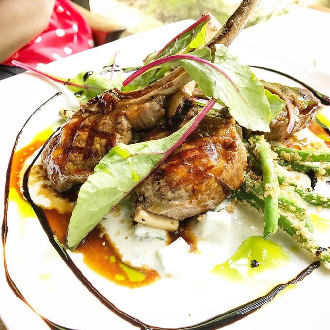 quán cafe ở singapore: món thịt cừu tại coastal settlement