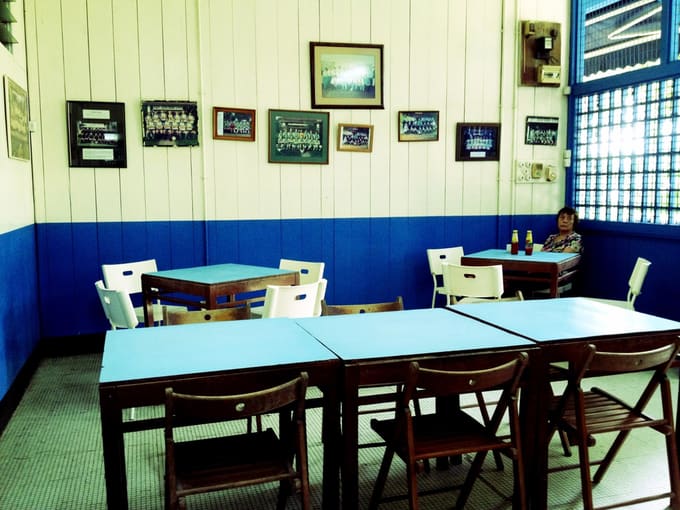 quán cafe ở singapore: nội thất colbar cafe