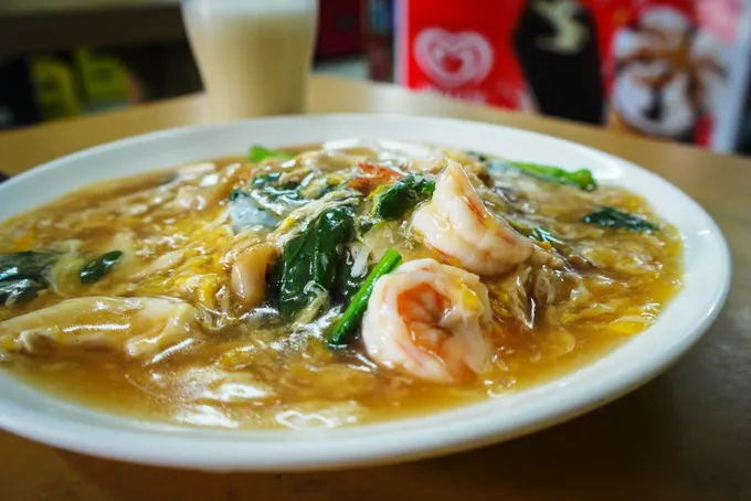 quán cafe ở singapore: món súp tại colbar cafe