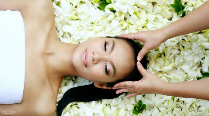 massage mặt tại oasis spa