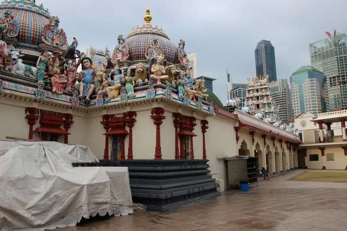 đền sri mariammam là một trong những điểm đến ở singapore cho hội độc thân