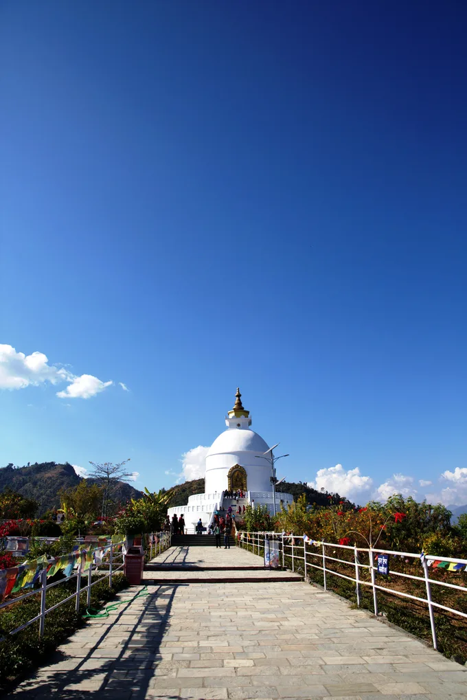 du lịch nepal: shanti stupa