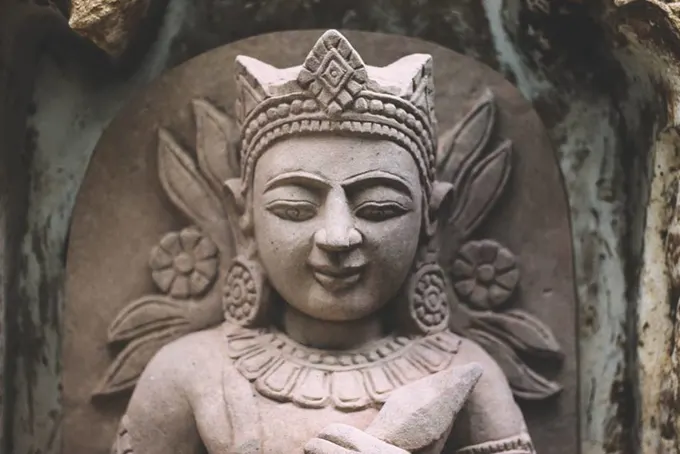 du lịch bagan - tượng ở đền htilominlo