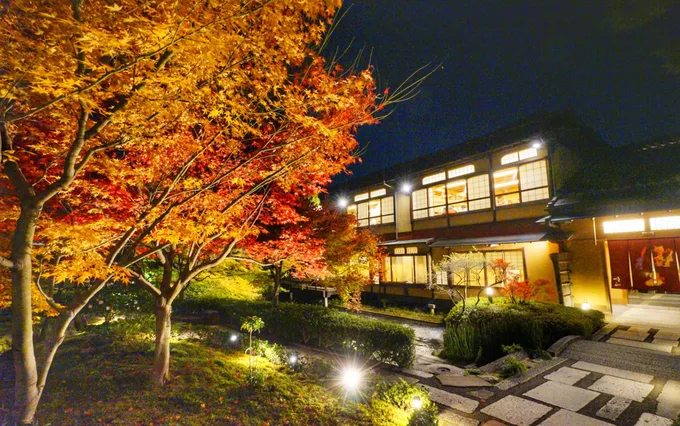 nhà hàng kaiseki rất ấn tượng trong lịch trình ngắm mùa thu ở kyoto