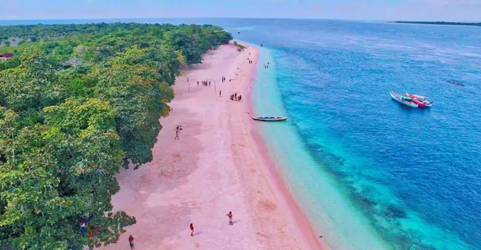một trong những bãi biển đẹp ở philippines tọa lạc tại đảo santa cruz