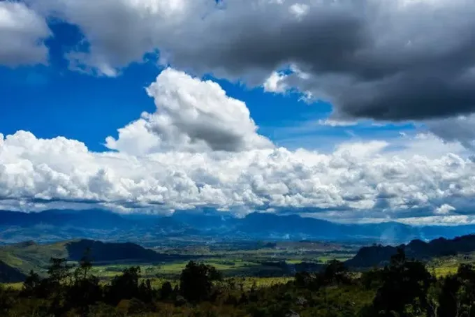 bầu trời xanh và mây tại indonesia