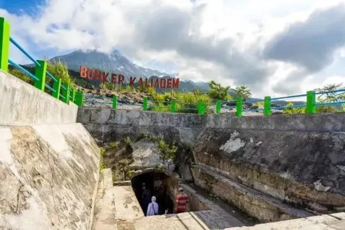 hầm trú ẩn núi lửa ở indonesia