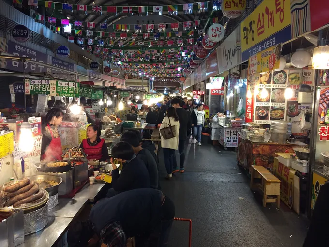 chợ gwangjang hàn quốc