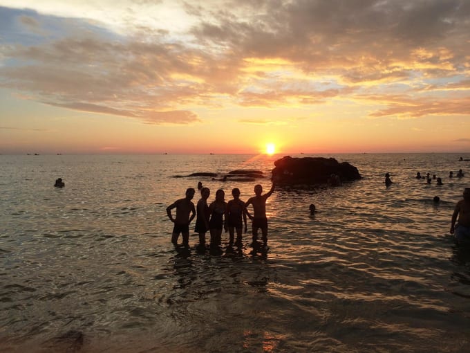 ảnh gia đình tại bãi biển