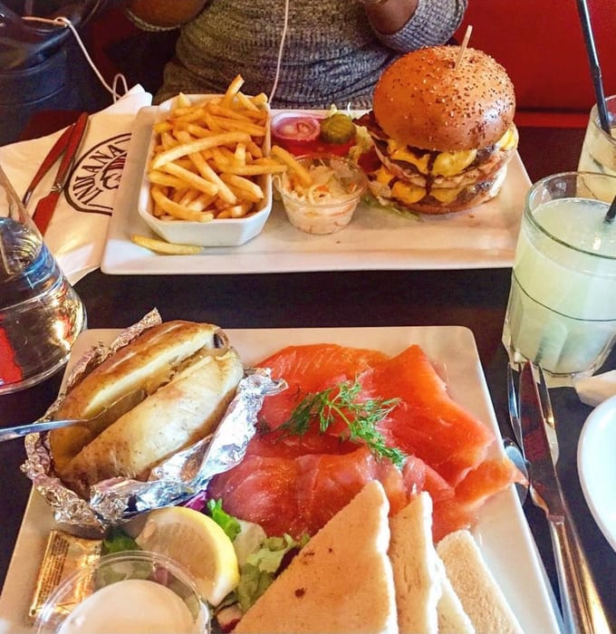 paris-budget-guide-indiana-cafe