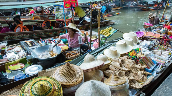 budget-bangkok-floating-market