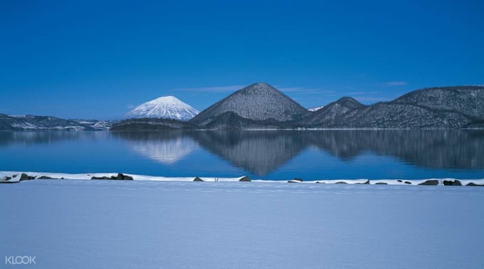 japan-winter-chase-lake-shikotsu