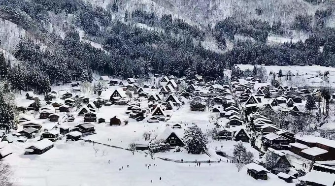 japan-winter-chase-shirakawa-go
