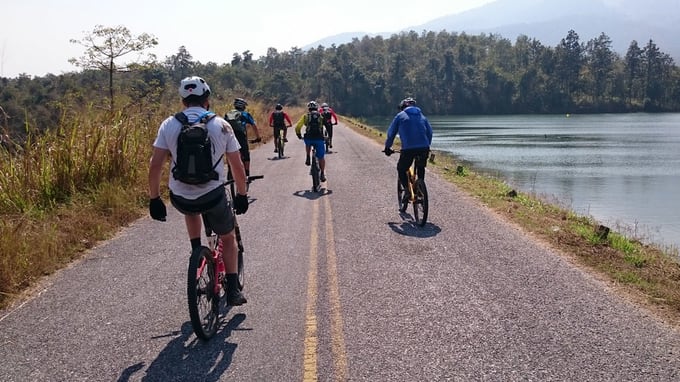 How-to-explore-Chiang-Mai-under-US$35-a-day-huay-tung-tao-lake-biking