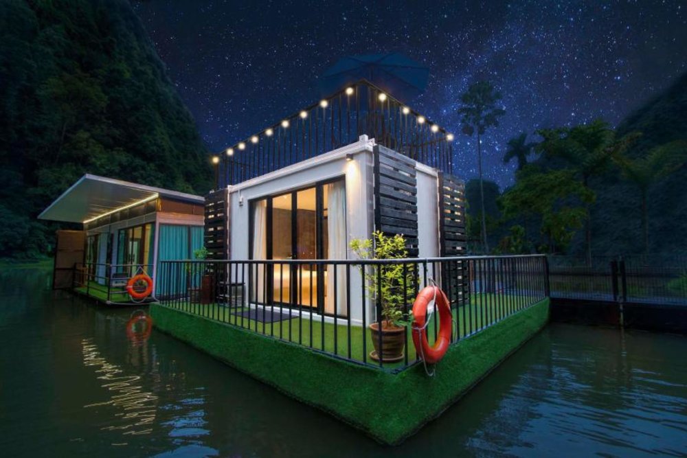Lost World Of Tambun Glamping Floating Chalet