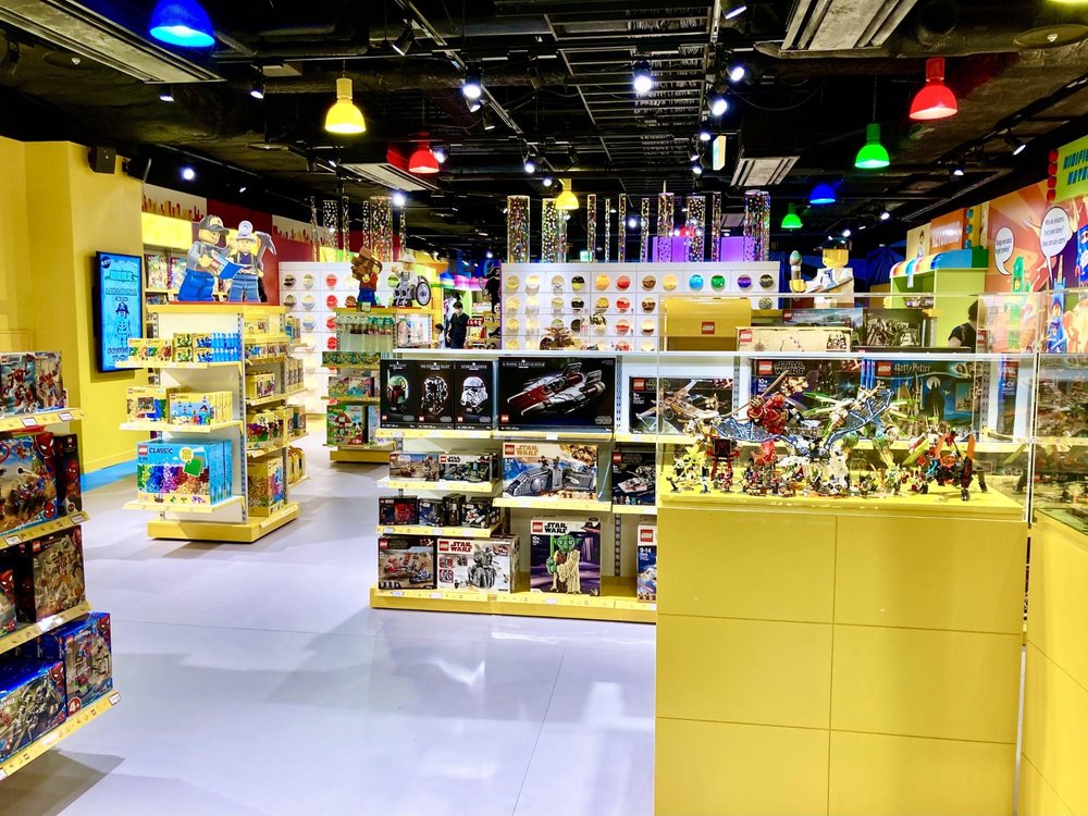 都内最大級の広さを誇るレゴショップ