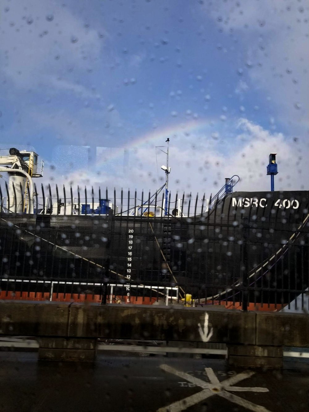 空港からワイキキの送迎、2人以下なら断然シャトルバス！[ハワイ オアフ島・ダニエル・K・イノウエ国際空港 / 旧ホノルル空港]