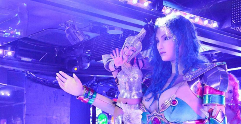 Robot Restaurant Wave