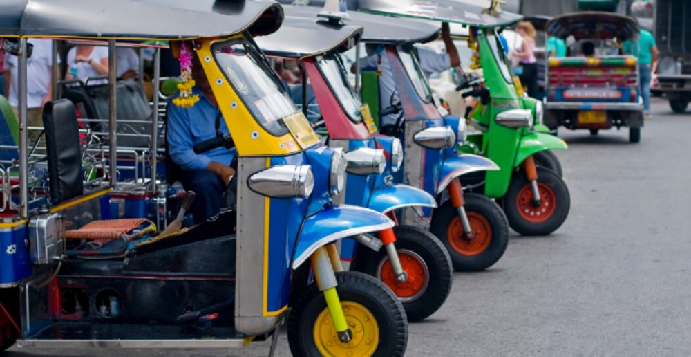 Private tuk tuk tour in Bangkok for families and kids
