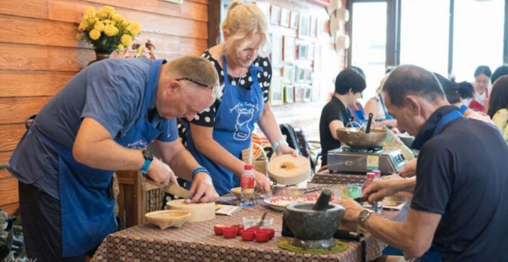Thai cooking class for families with kids