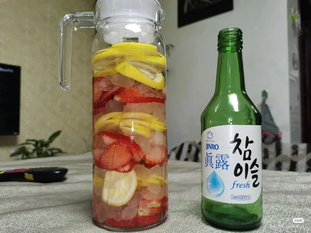 DIY Korean Soju Drinks Strawberry Lemon