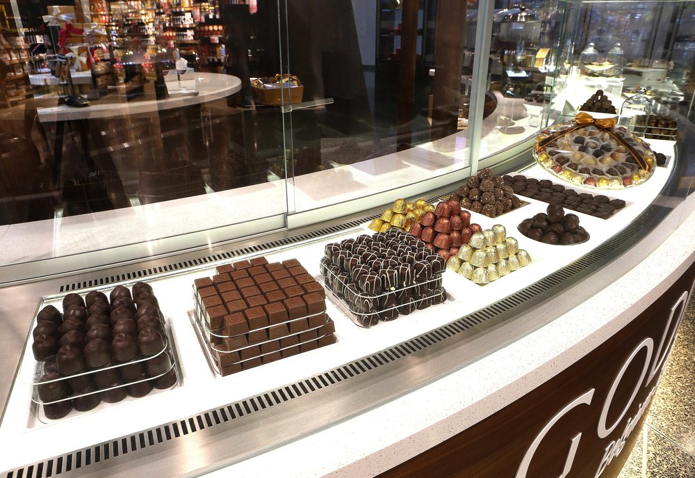 godiva chocolate store display