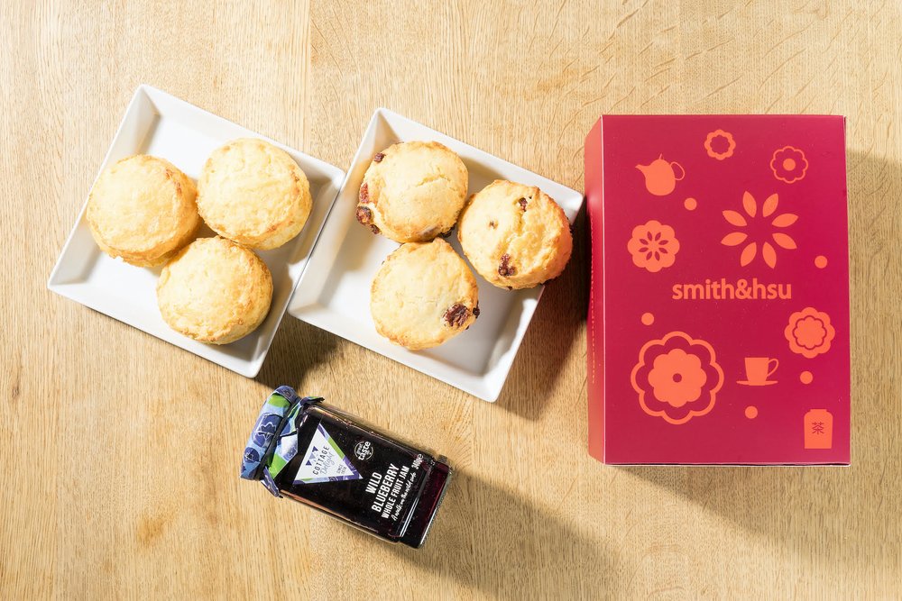 《smith&hsu現代茶館》推出「六Scone禮盒組」，透過KLOOK平台預訂，除了可於現場任選scone口味，還能獲得KLOOK獨家四季春試飲包