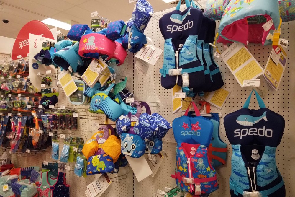 ターゲットのラッシュガードコーナー