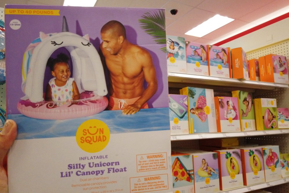 ターゲットの浮き輪コーナー