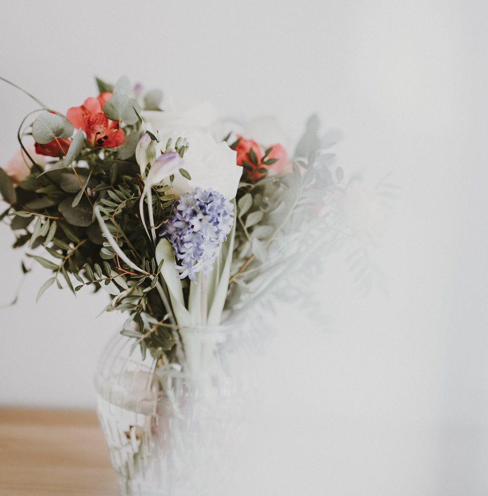 white valentines flower bouquet