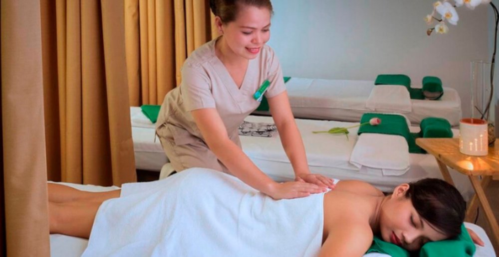 We're sure you'll think of ways to pass the time in the Sky View lounge