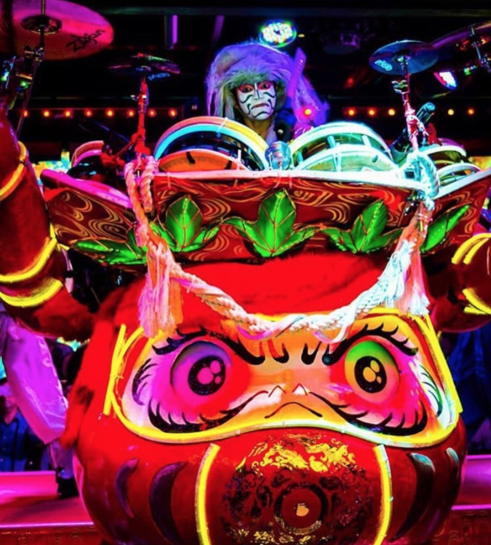 If it’s not the set and props that will wow you, it’s the food! Credits to @robotrestaurant on Instagram