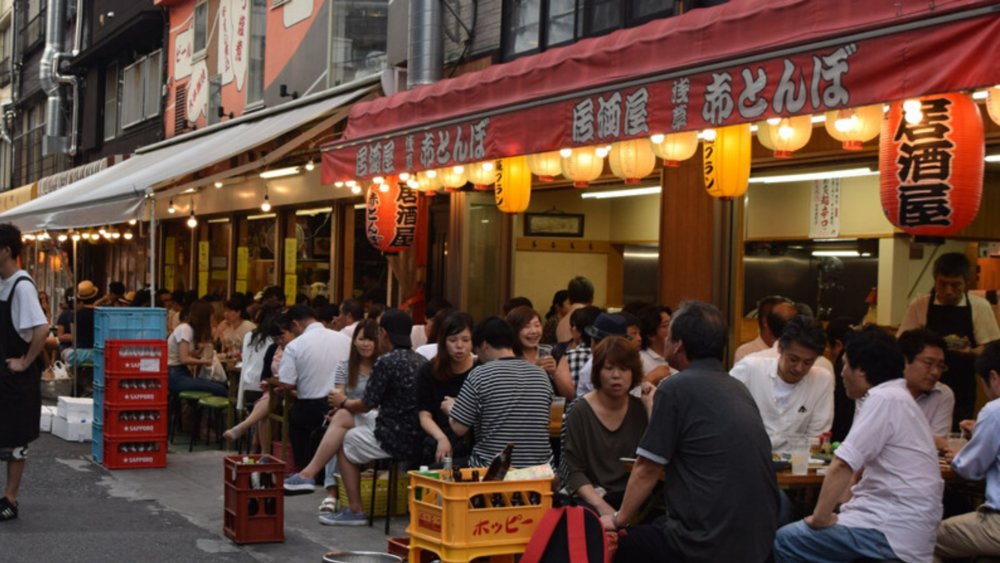 asakusa nakamise street japan street food hub drink tour sensoji temple taiyaki