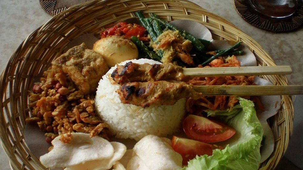 food sate rice tofu cracker indonesian balinese food cuisine