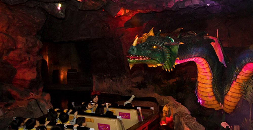 roller coaster ride attraction dragon tame family kids seoul korea theme park