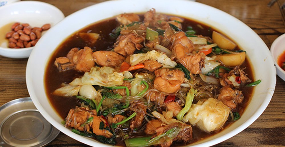 myeongdong food what to eat places korean bowl soup 