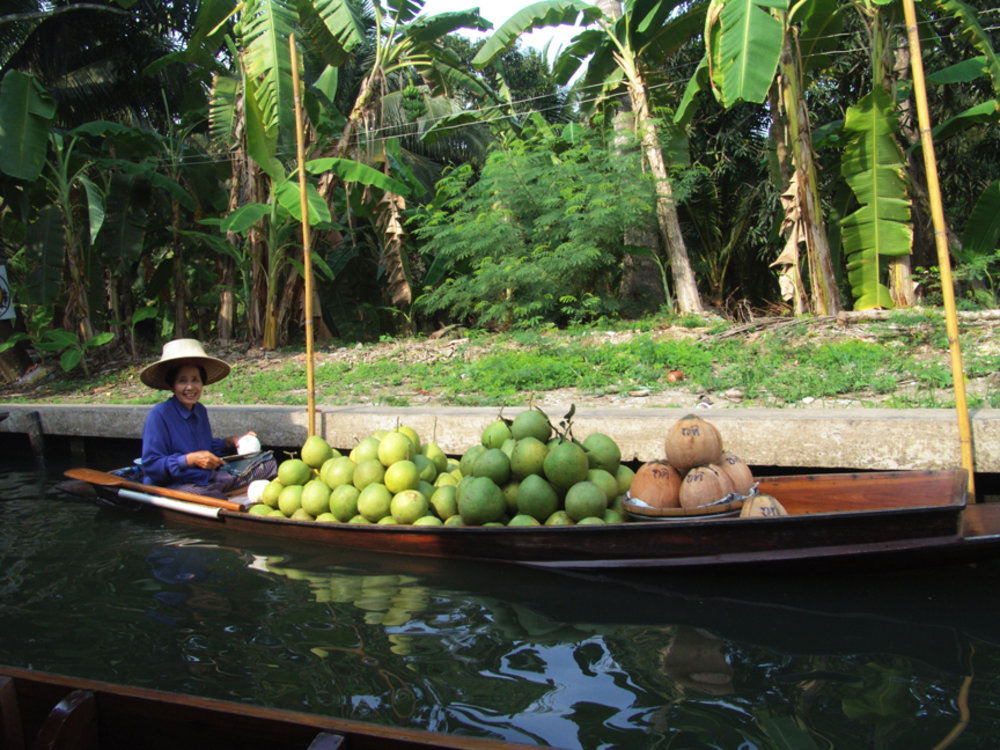 Wat Sai Floating Market 