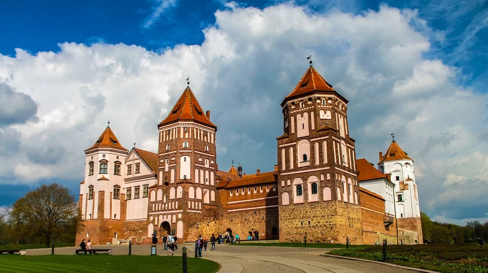 Mir Castle di Belarusia, salah satu negara bebas visa untuk paspor Indonesia