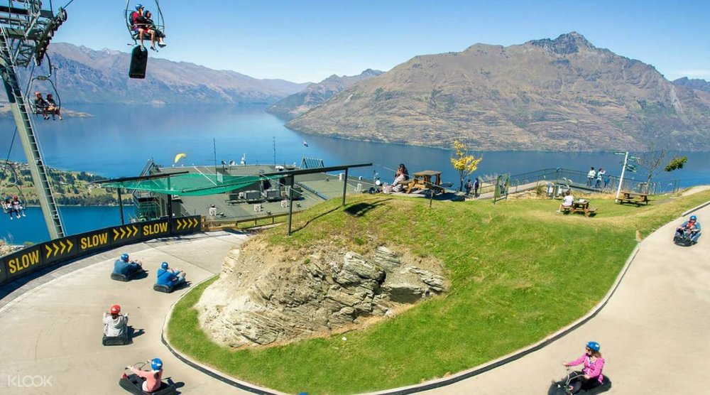  Hop on the Skyline Gondola and marvel at the panoramic views of Queenstown