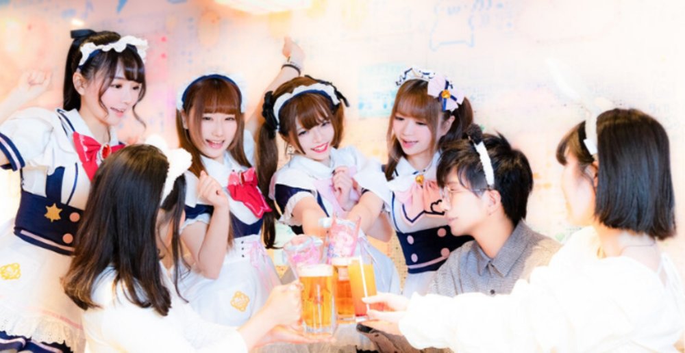japan tokyo marathon maidreamin cafe maids